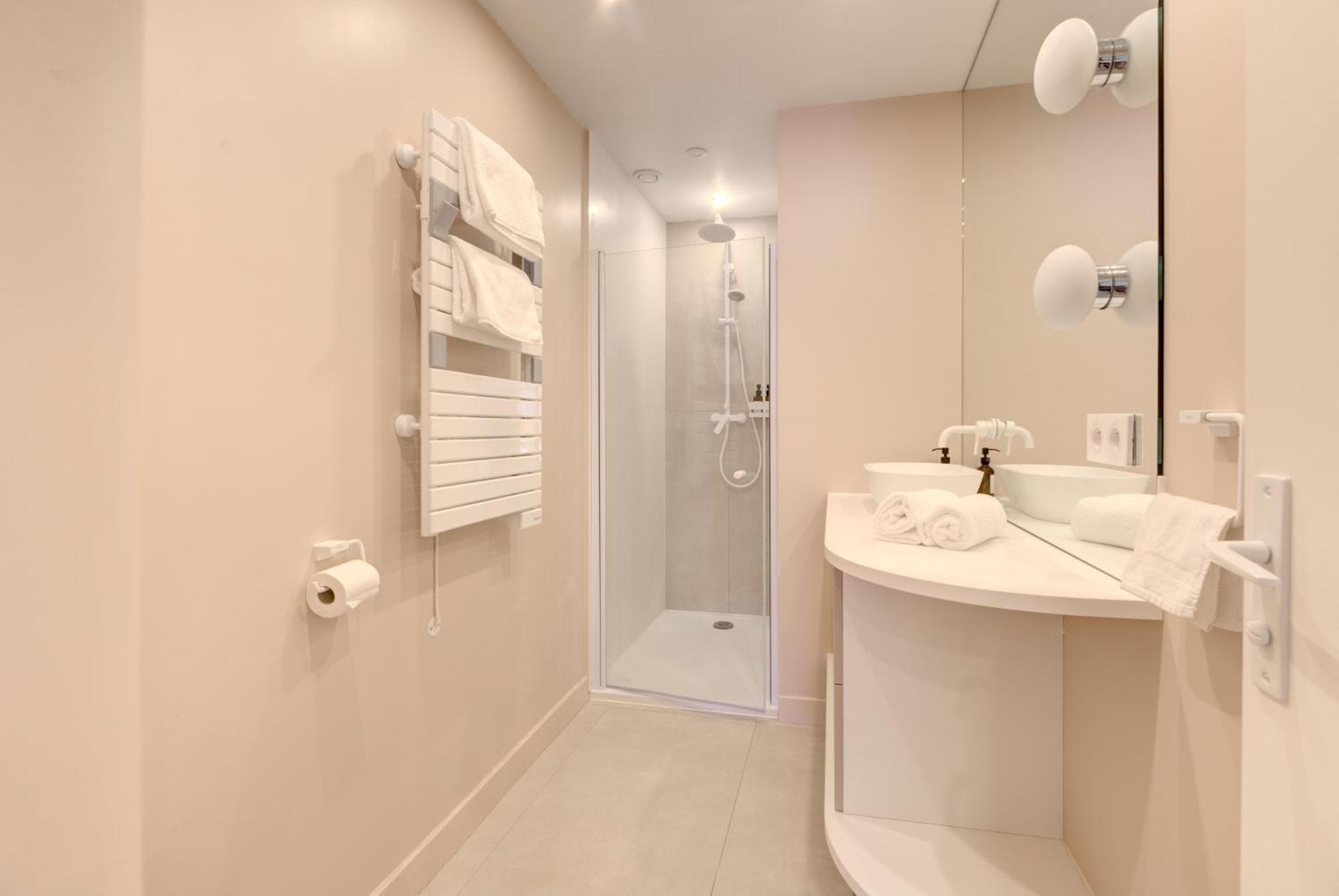 Alma Florian Apartment 4 People With Terrace คานส์ ภายนอก รูปภาพ